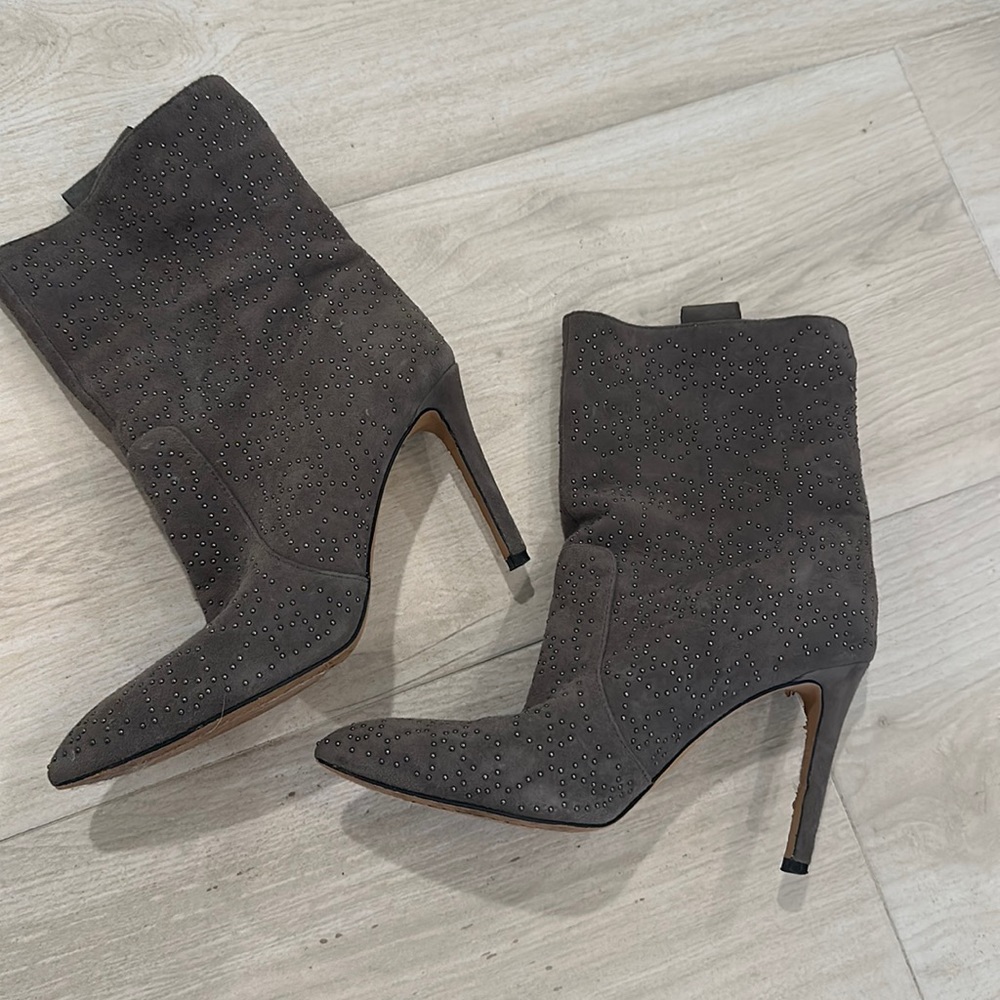 VINCE CAMUTO. Size 8.